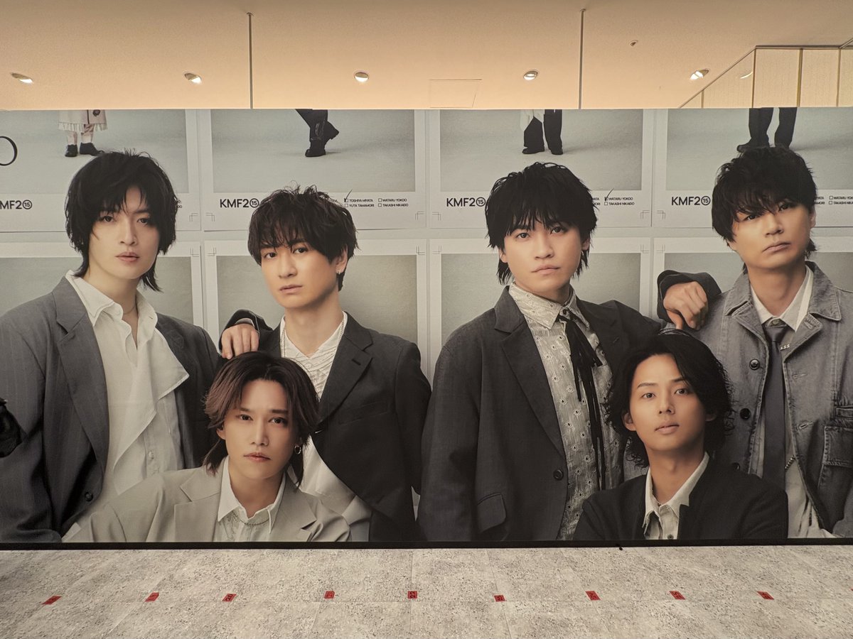 osensan_'s tweet photo. 待ちに待った衣装展へ🧡🩵

大好きな千賀くんのお衣装がたくさん来てて
至福過ぎてずーっと眺めていたかったー！！！
きっとキリがないから...
もっともっと行きたい気持ちは押し殺す(笑)

多分...
思い残しは...
ない...はず！！！←言い聞かせるw https://t.co/n1JbtFh9xl