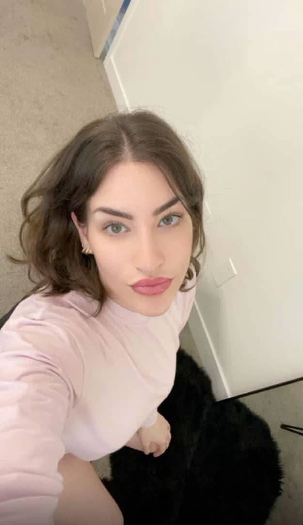 drijsbke's tweet photo. Best friends can see the difference between your fake smile and the real one. https://t.co/JZVJvfwV7J