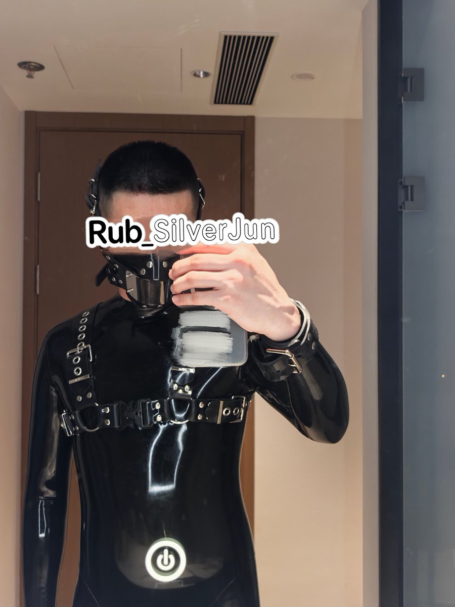 Rub_SilverJun's tweet photo. 望周知：
chs老师改名乳酸菌。
#rubber #乳胶 #银粉 #silverpainting https://t.co/6jO5MyFlAS