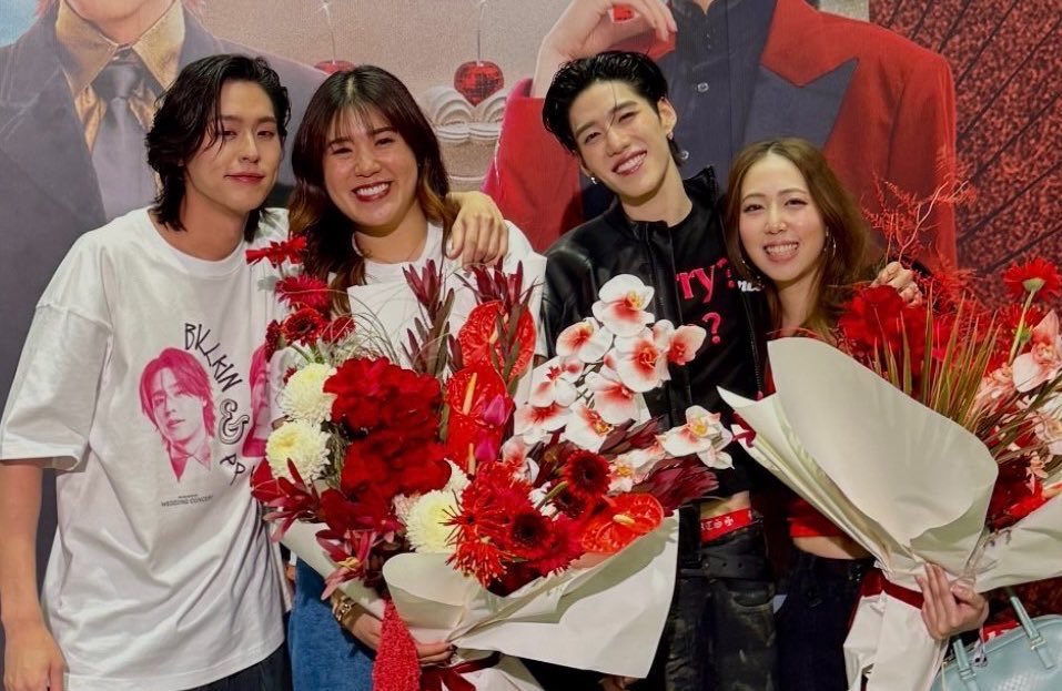 bbillkinppA's tweet photo. เพื่อนสนิทมา10ปี ตั้งแต่เรียนพิเศษ พูดชื่อไปฟคบางคนก็รู้จัก คืออีฟป้ะ พัทอีฟกิ้นพี แก๊ง4คนที่ไอสองอ้วนมานสนิท ไปดินเนอร์ไปแฮปวันเกิดกันตลอด คือเล่นกอดคอคล้องแขนกันปกติเลย 😭😭😭😭 https://t.co/L0BkFxPLaF