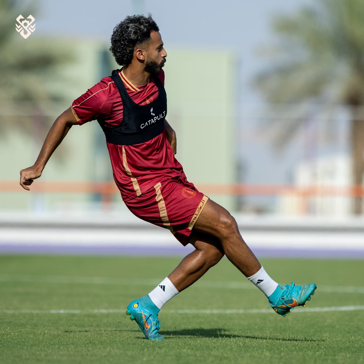 AlKholoodClub's tweet photo. 📸 من التمـرين.. جـاهزين لمـواجهة "الاتحـاد" ⚽️❤️

#الخلود https://t.co/pgONOhvbxI