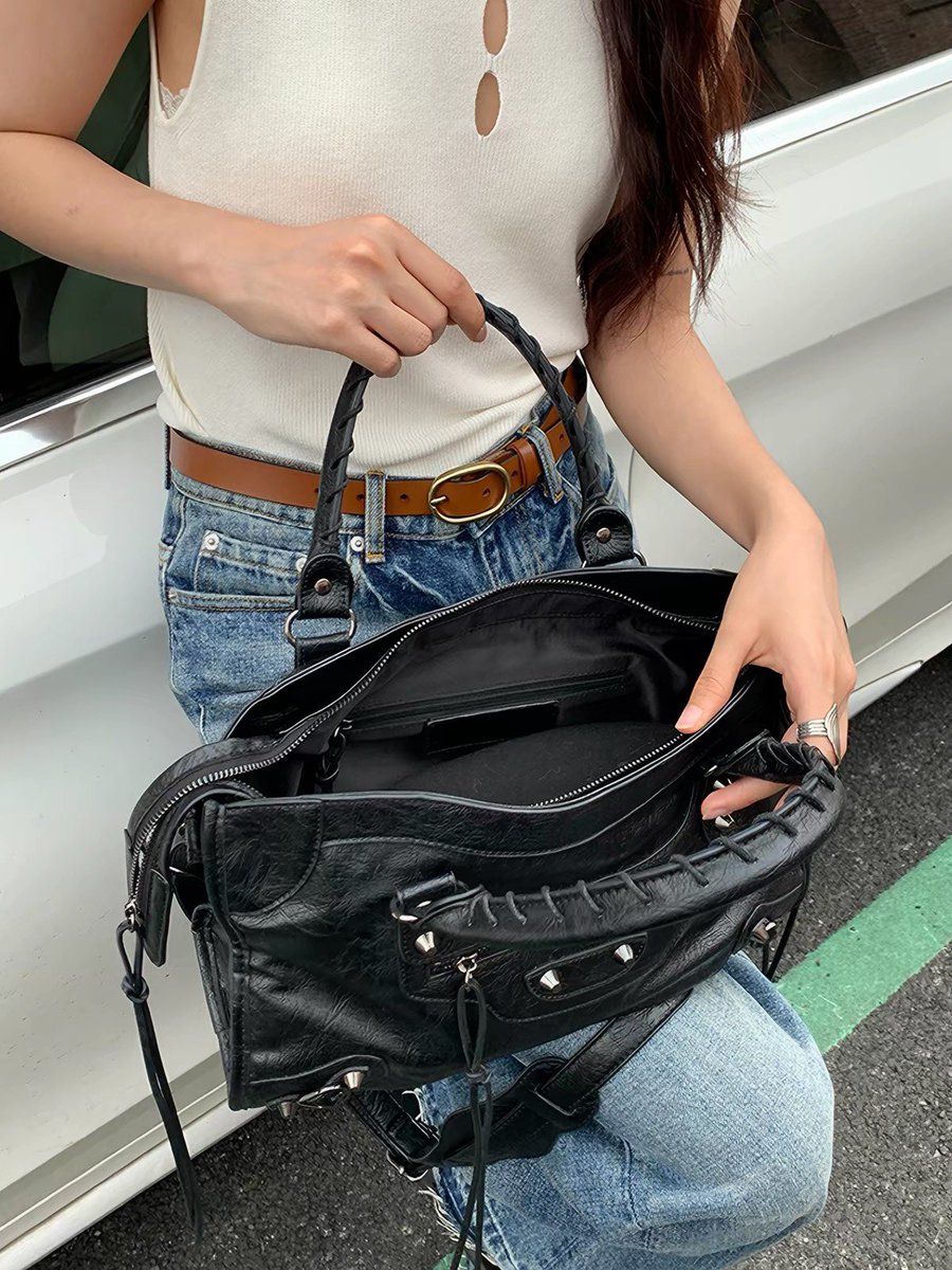 friendlyxstore's tweet photo. Jandress - paris locomotive bag  
ลดเพิ่มมม!! รุ่นที่ขายดีที่สุดตอนนี้เลย 💭 
ไซส์ใหญ่ 950฿ ไซส์เล็ก 890฿ ส่งฟรี (รับมัดจำ50%) https://t.co/T7vOV6vmFi