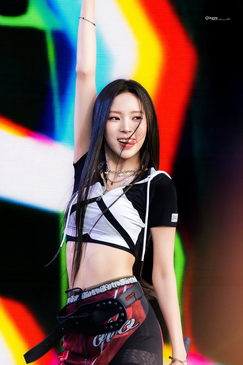 meov_bisolv's tweet photo. #눈감지마_나린생일이니까
#QueenNarinsDay
#赤髪プリンセスナリンの日

내 세상의 전부 나린아 생일축하해 🩷 https://t.co/6bTpQF5dfW