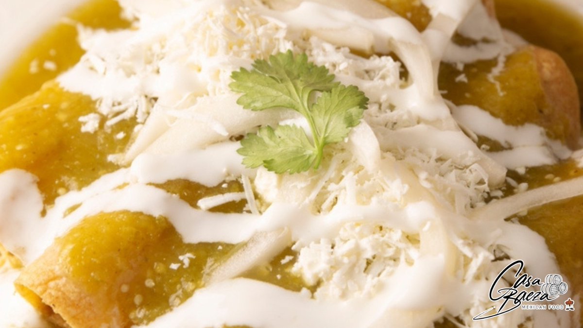 CasaBaeza's tweet photo. Our #enchiladas with green sauce are a flavorful Mexican favorite, made your way. Choose from cheese, #beef, or chicken filling, then customize your plate with add-ons like jalapeños, #avocado, sour cream, and more. 🍽️ Come enjoy a plate today!

#MexicanRestaurant #TruckeeCA https://t.co/XKBK0LdFMk