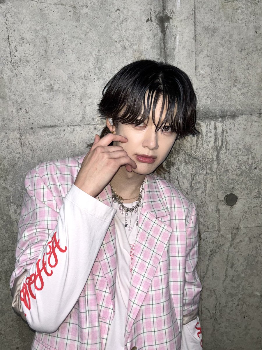 buddiis's tweet photo. 本日のオフショットを公開！

📸ステージ袖で撮影した写真✨

#BUDDiiS https://t.co/pwS9NmhgMe