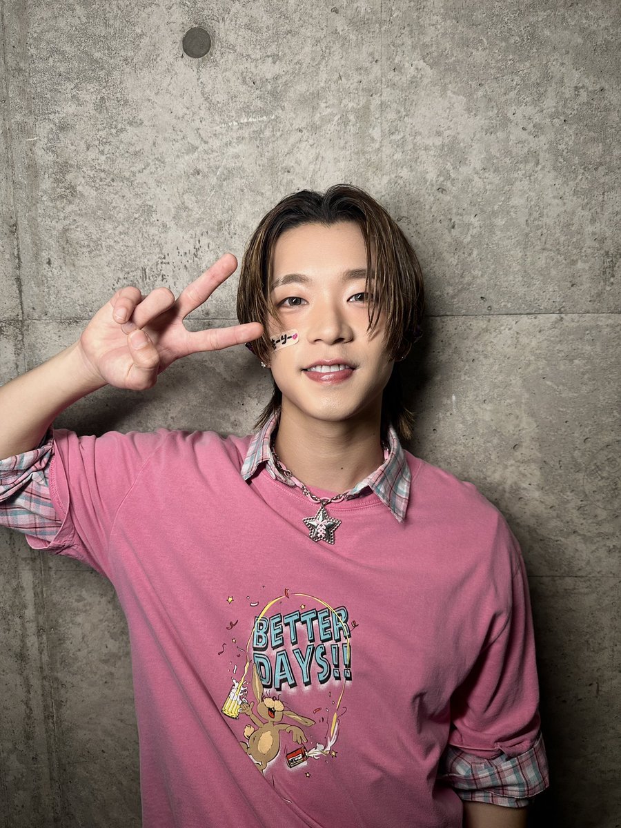 buddiis's tweet photo. 本日のオフショットを公開！

📸ステージ袖で撮影した写真✨

#BUDDiiS https://t.co/pwS9NmhgMe