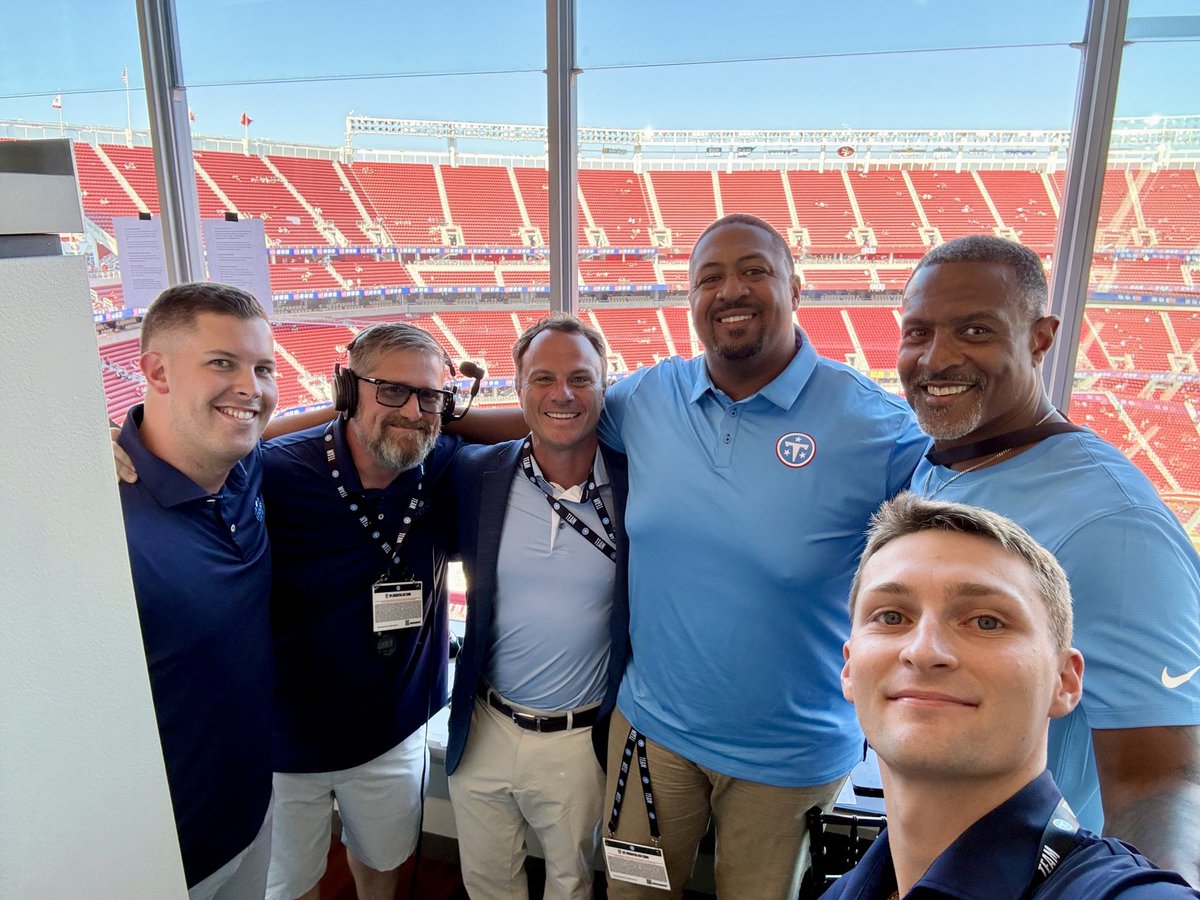 TitansRadio's tweet photo. That’s a wrap from Santa Clara #TENvsSF
Thank you to everyone who tuned in and welcomed back #Titans football. #TTHU
We will see you back in Nashville next weekend! #TitanUp https://t.co/6lH9ckV4JL