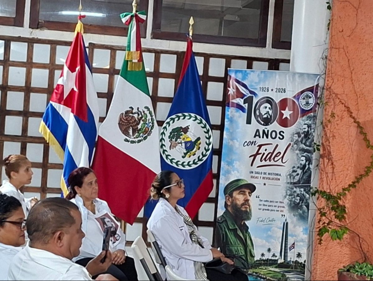 YNGC13613's tweet photo. Con motivo del aniversario 100 del natalicio de Fidel Castro Ruz la #BMCEnBelice realizó un acto político cultural rindiendo homenaje al Comandante Eterno.Como el expresó: Ser internacionalistas es saldar nuestra propia deuda con la humanidad.
#FidelVive https://t.co/OiOVWetVbD
