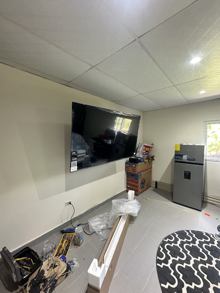 panamagadget's tweet photo. 📺 Instalamos este TV de 75” con un soporte articulado de doble brazo, logrando una fijación firme, nivelación precisa y mayor libertad para ajustar el ángulo de visión.

Cotiza la instalación de tu TV con @panamagadgets. 🔧

#TheGadgetStore #Panamá https://t.co/LXnlWJ4TO0