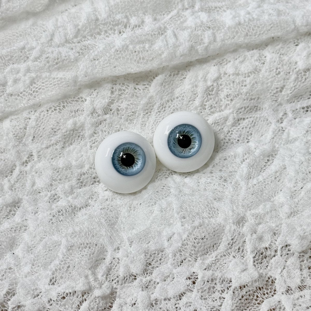 TSM_1890's tweet photo. #트인덕장터
3. 일본옥션 아틀리에Rosa 안구 17mm/ 9만
일옥에서 10,230엔 직접 낙찰 받았습니다
4. 겨울비 어스름 18mm A급/ 8만
케이스+종이O
5. 고유 블라우 18mm/ 7만
종이O

배송비는 제가 부담합니다 흔적후 디엠 또는 카톡 주세요 https://t.co/XwGdsqr8Dh