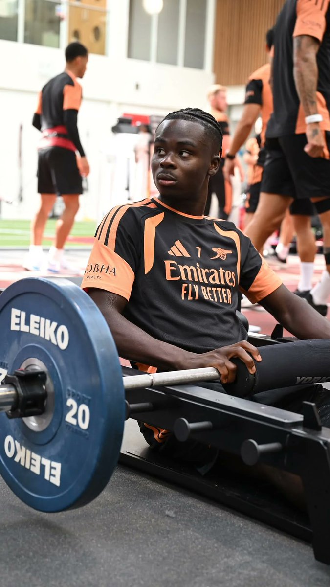 DailyAFC's tweet photo. Bukayo Saka in training ☀️ https://t.co/v35aCTP6jC