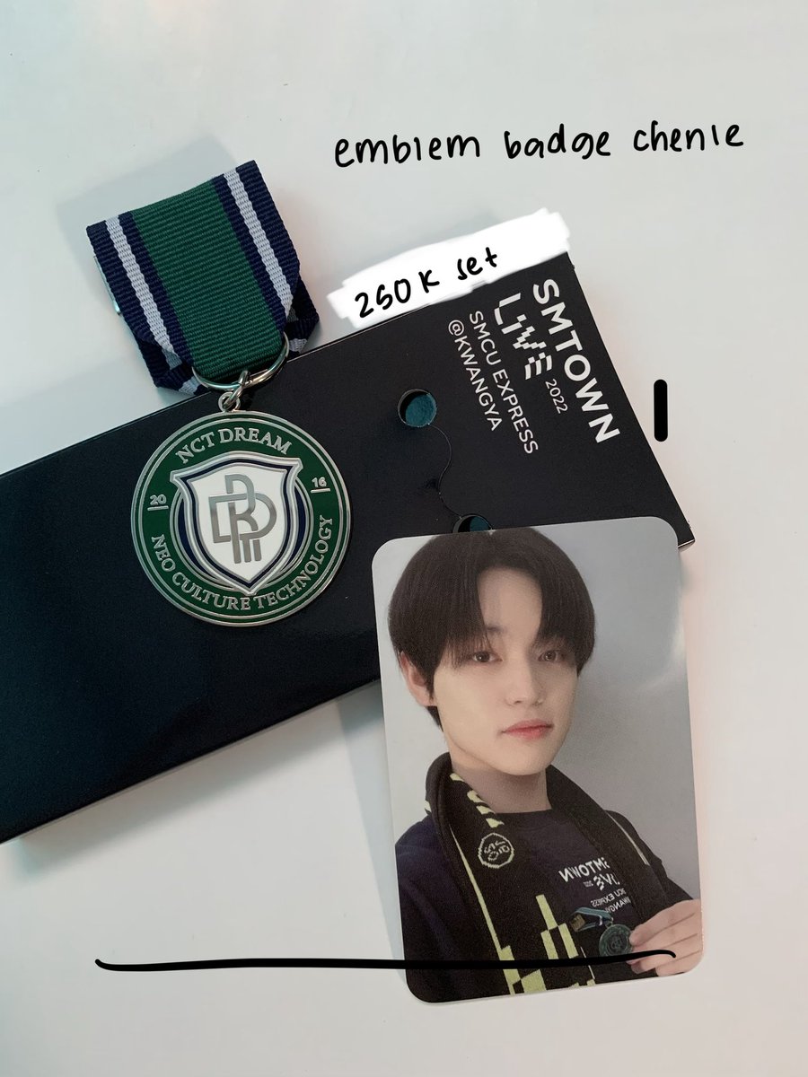 fluffygurls's tweet photo. wts 
~ merch smtown 2022 emblem chenle
~ fortune card the link haechan 
~ dom bandung https://t.co/sZihN2q0ku