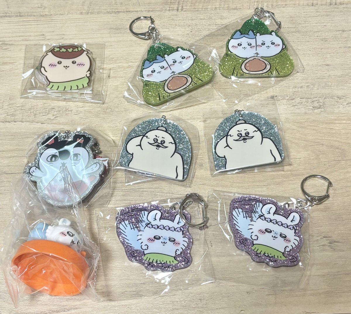anz__trd's tweet photo. 映画 ちいかわ 交換 クリップ ねそべり ソフビ アクリルスタンド もこもこ ポーチ ラメアクリルキーホルダー もっちる フェイスマスコット CoCo壱 HIPPERS 場面写 ラーメン豚 チャームミニフィギュア 

譲
ちいかわ ハチワレ うさぎ 島二郎 ラッコ くりまんじゅう セイレーン モモンガ

求
固定ツイ https://t.co/r8gJEeIh3C