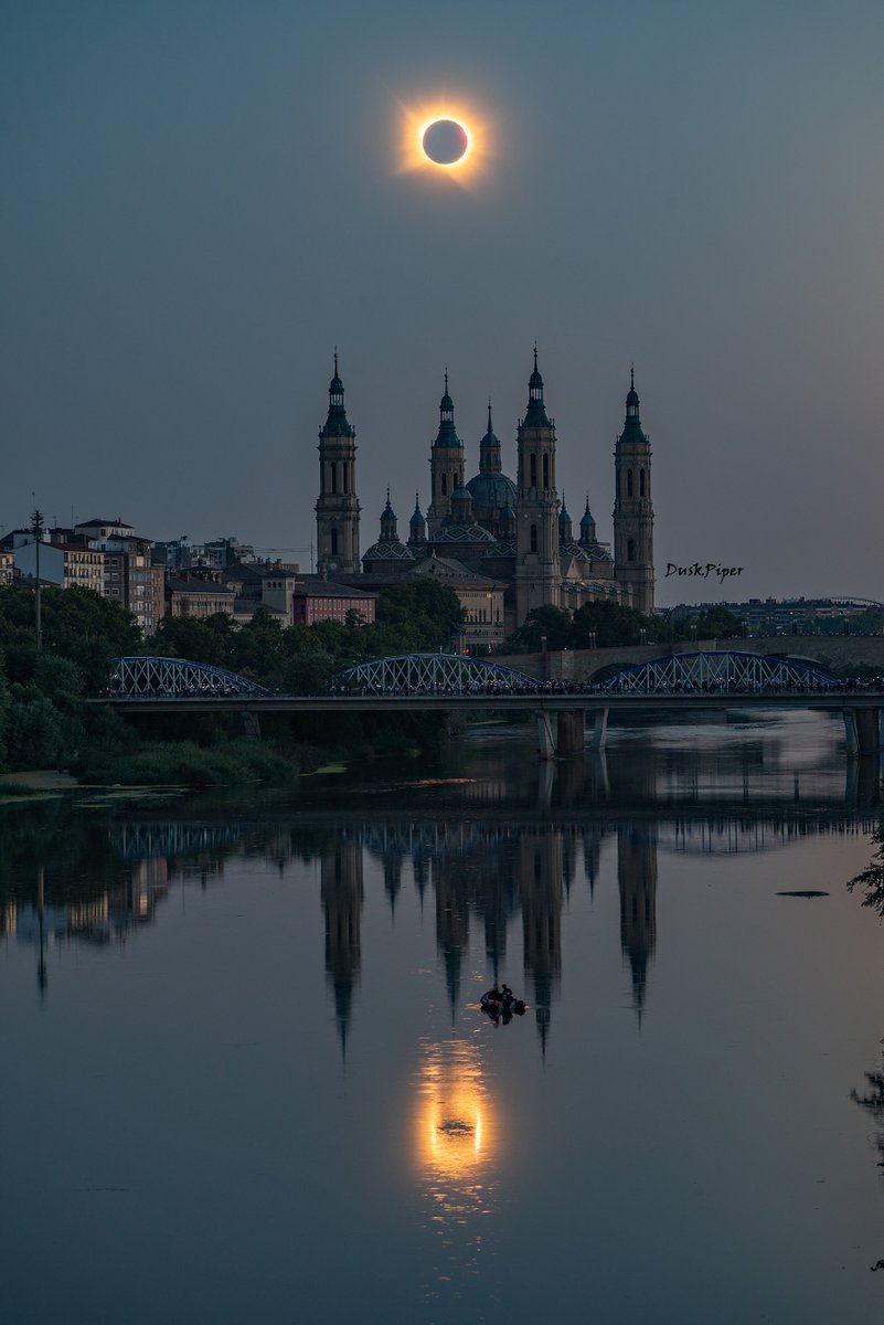 europapress's tweet photo. La NASA elige como foto del día una imagen del eclipse solar desde Zaragoza https://t.co/wgDFHrbMkR https://t.co/e6qvy4nJLD