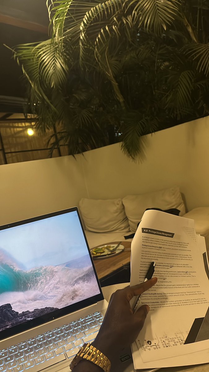 247shield's tweet photo. Cybersecurity isn’t easy. 

It demands hard work, dedication, and constant learning. 

I’m embracing the process, staying curious, and putting in the work. 

My goal isn’t just to be in the field. 

I want to be one of the best. 🔐💻 https://t.co/Jt9VoizM7n