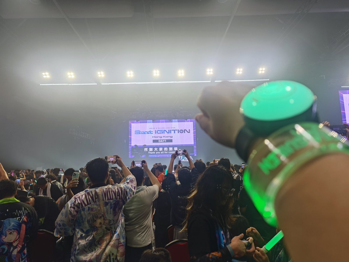 puredark233's tweet photo. 全场沸腾到了疯狂的程度 
这就是我要看的演出啊
#RAS_BootIGNITION_HONGKONG https://t.co/FMDp96PSks