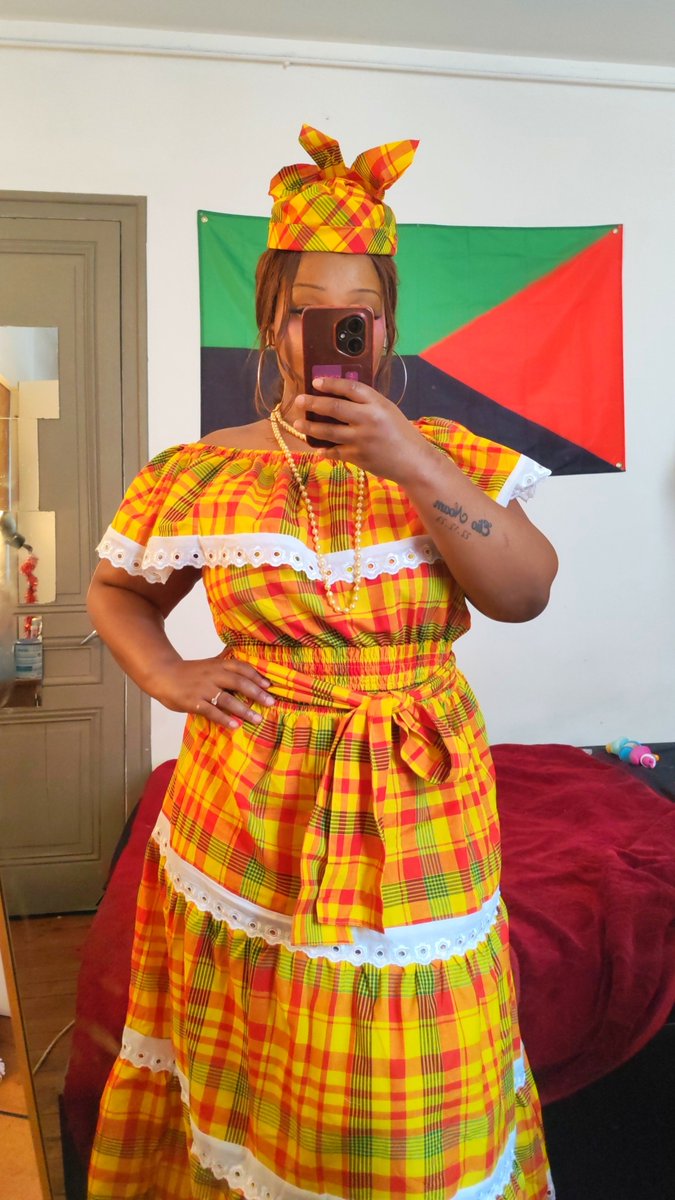 emmalagreen's tweet photo. Ma tenue initiale ❤️🇲🇶❤️ https://t.co/ACfZnBKoeC