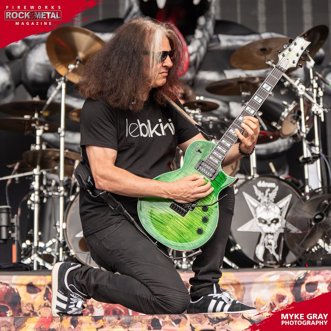 Fireworks_Mag's tweet photo. What does effortless guitar playing look like?

Myke Gray has captured another great Bloodstock 2026 moment, this time featuring Testament guitarist Alex Skolnick.

He makes it look ridiculously easy.

#Bloodstock2026 #Testament #AlexSkolnick #MykeGray #ThrashMetal https://t.co/FI73NfdEaZ