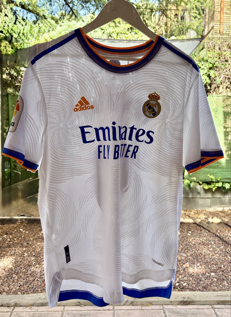 FerCamisYFutbol's tweet photo. 🤍👑 REAL MADRID 2021/22 • BENZEMA #9 • PLAYER VERSION • MATCH ISSUE • L

Una auténtica joya para la colección. 🔥

La camiseta local del Real Madrid de la temporada del 14º, con el mítico 9 de Benzema y en versión Player Issue de utillero.

#RealMadrid #Benzema https://t.co/nC5toxKZfY