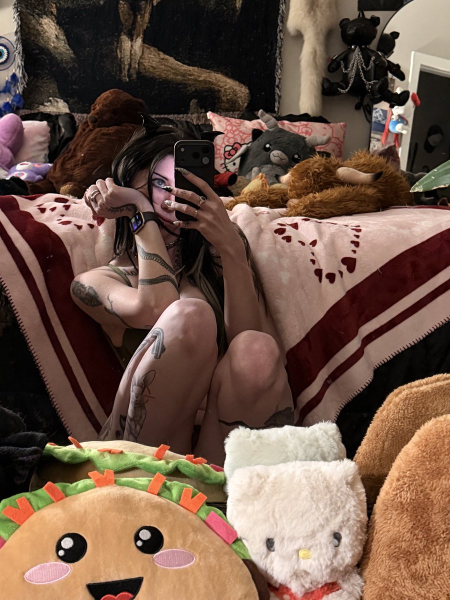 rayblacklips's tweet photo. don't stare too long... you might get curious https://t.co/mcpZDOtrIy