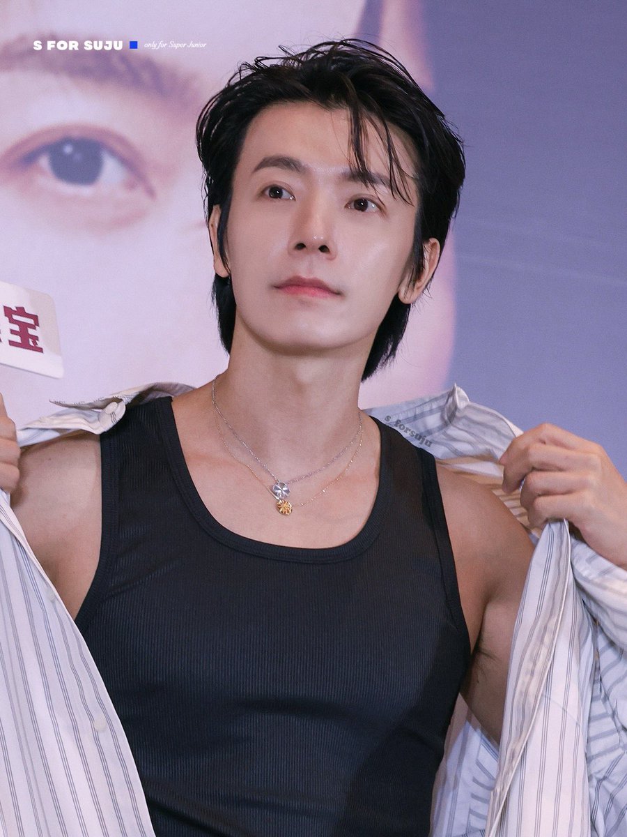 buuuuuuuu_hae's tweet photo. 260814 [ALIVE] SIGNING EVENT in MACAU

🆂🅴🆇🆈 🅳🅾🅽🅶🅷🅰🅴

#동해 #DONGHAE 
#슈퍼주니어DnE #SuperJuniorDnE 
#ALIVE https://t.co/HK01j5K2uN
