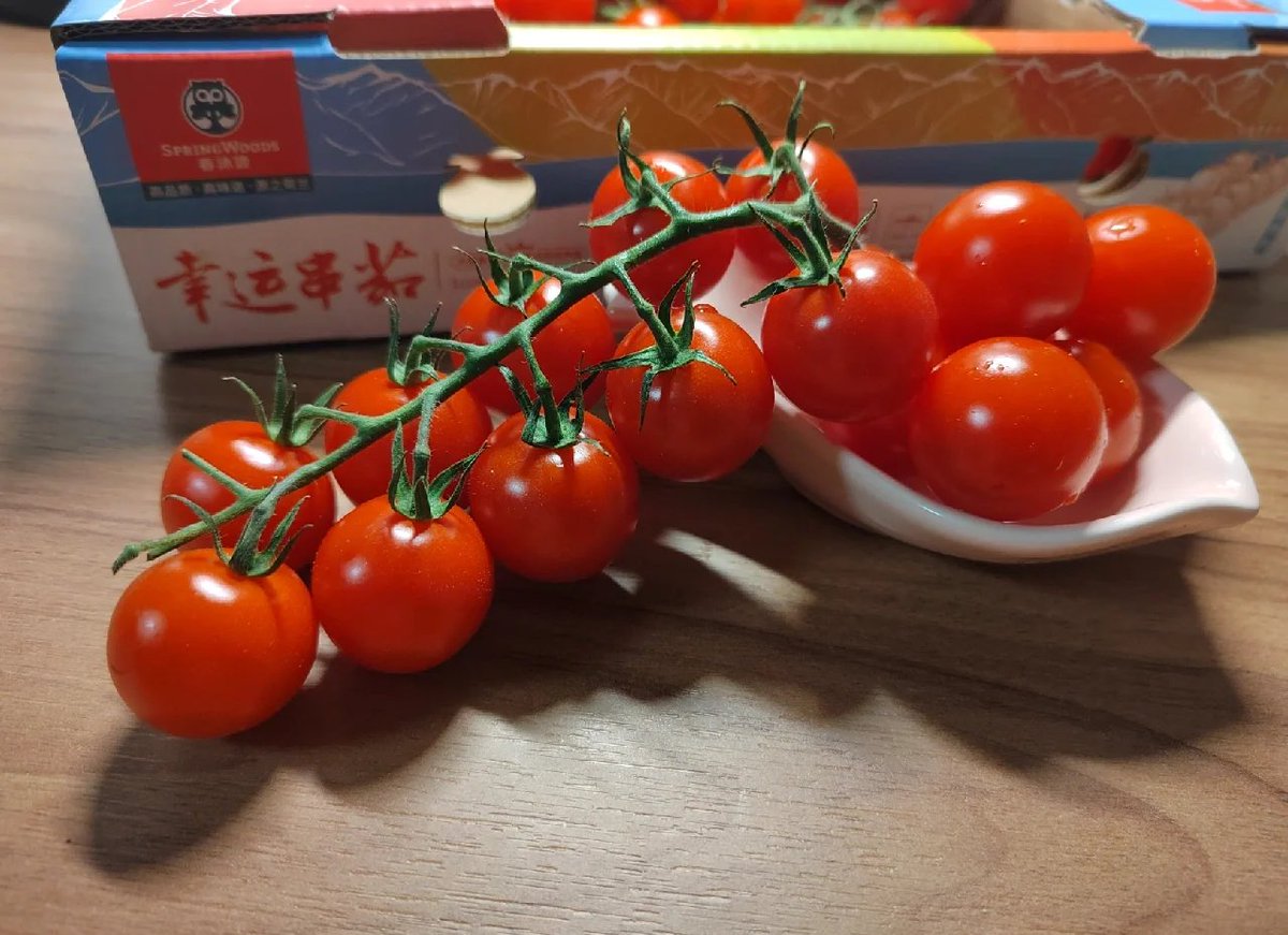 DarrellBusacker's tweet photo. Fresh organic spinach, cherry tomatoes u0026 whole-grain bread in stock! Perfect for your quick healthy weeknight meals https://t.co/MzBARLeZDu