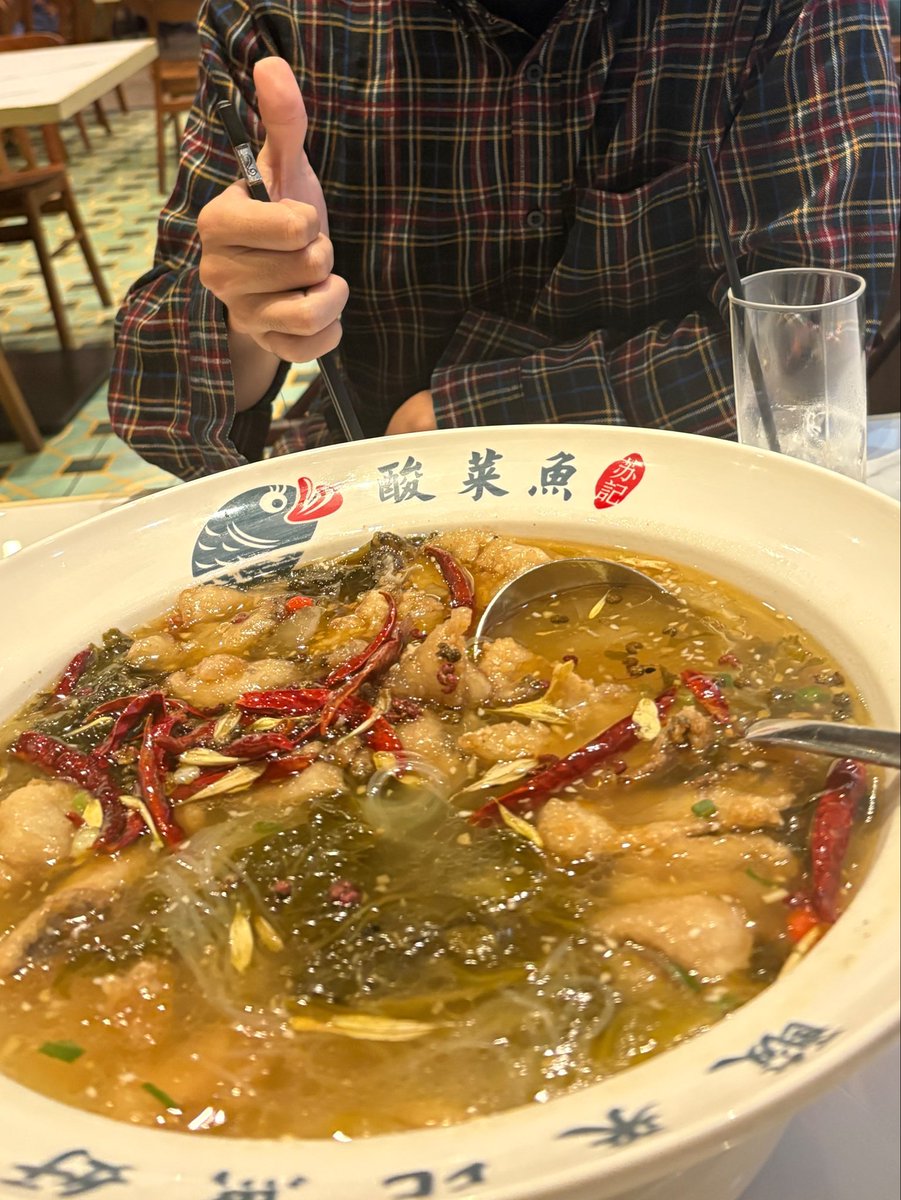 lkittendus7's tweet photo. All time fav dan gak cuma ada di ashta: suji suan cai yu 
Doi: mau makan apa? 
Gw: suji…

Gw ke grup temen: ges temenin gw makan suji

Gw ke sahabat-sahabat: AYO KITA MAKAN SUP IKAN ENAK https://t.co/TpsvMj983m