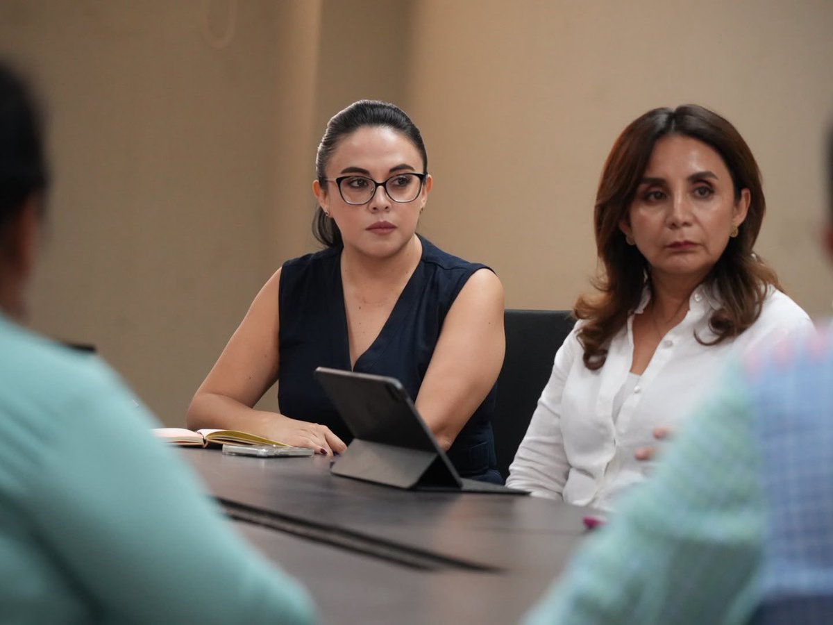 FinanzasEc's tweet photo. Jaramijó | 🎣La ministra @SarihaMoya, mantuvo un diálogo con representantes del sector pesquero artesanal de #Manabí. En el marco de la fusión, el objetivos es fortalecer la institucionalidad, con equipos técnicos preparados y buscando soluciones en conjunto. 🤝 https://t.co/CbfnzeYF0Y