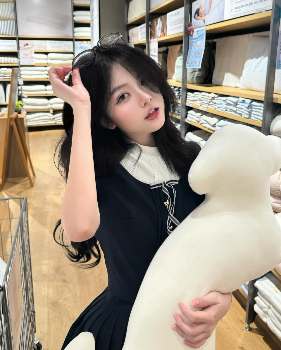 verger123's tweet photo. 朝起きる瞬間の『あと5分だけ…』の魔力は異常だと思う。たまにはこういうのも悪くない。 🍰✨
oQYCi https://t.co/u16oQxXOxz