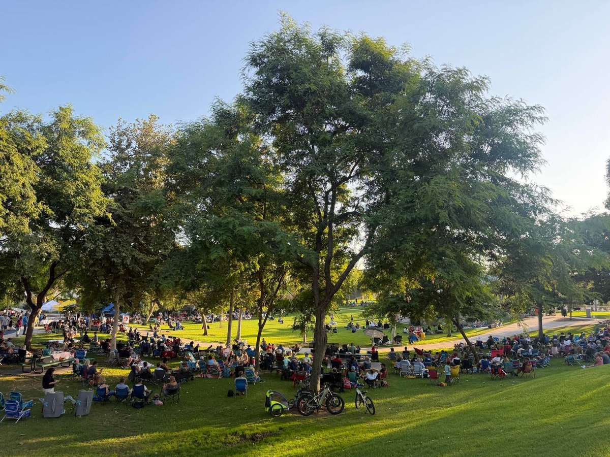 pexjix's tweet photo. When summer arrives, this is the best place to enjoy the cool air https://t.co/fXOtIGjv0c
