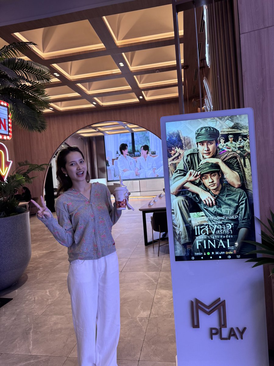 kategory2's tweet photo. ดีใจมากๆที่ได้เจอทุกๆคนนะคะ เติมไฟในใจมากๆขอบคุณ พี่ตั้ม พี่ก้อง พี่หน่อย พี่จีน ที่มองเห็นอะไรในตัวเด็กคนนี้ ให้รับบท “มาดา” รักกองนี้มาก ดีใจที่ได้เจอพี่ๆเพื่อนๆน้องๆนักแสดงทุกคน ดีใจที่ได้เจอคนเก่งๆ🫶🏻 จะขาดทีมงานและเบื้องหลังทุกคนไม่ได้เลย รักทู้กคน #whenlightfadesFinalEP https://t.co/nQslNZM5zf