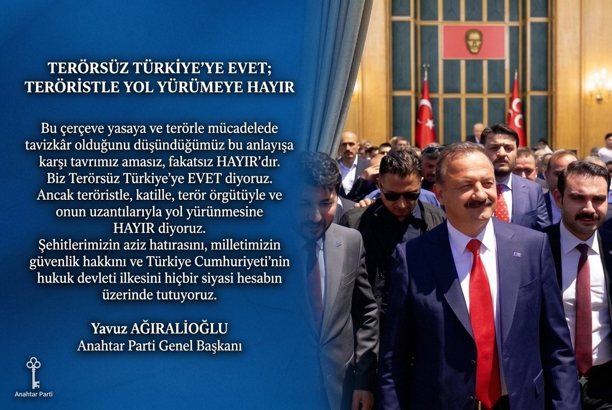 APartiSerdivan's tweet photo. Bu çerçeve yasaya ve terörle mücadelede tavizkâr olduğunu düşündüğümüz bu anlayışa karşı tavrımız amasız, fakatsız HAYIR’dır.
Biz Terörsüz Türkiye’ye EVET diyoruz.
Ancak teröristle, katille, terör örgütüyle ve onun uzantılarıyla yol yürünmesine HAYIR https://t.co/CURumJCjm1