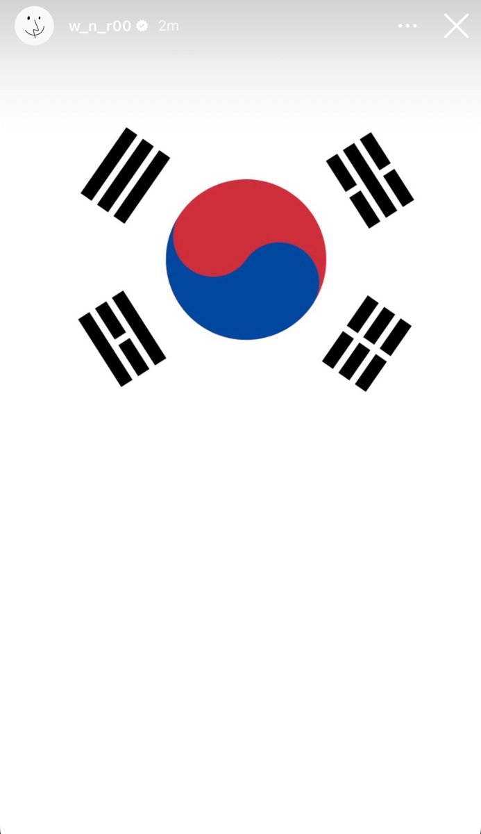 viplovebb8's tweet photo. 위너 강승윤
매년 광복절마다 태극기 올리는 거 진짜 한결같고 멋있음 https://t.co/Jboi9n0we2