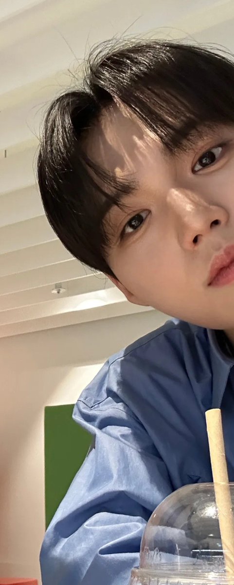 bbiroddodoong's tweet photo. 얼굴은 솜사탕이고
볼은 별사탕이고
눈은 마카롱으로 추정 https://t.co/fMUvsmFpSI