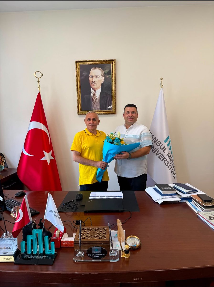 IMUEdebiyat's tweet photo. Fakültemizde Dekan Yardımcılığı görevinde devir teslim töreni gerçekleştirildi. ✨

Fakültemiz Dekan Yardımcılığı görevini büyük bir özveri ve başarıyla yürüten Doç. Dr. Abidin Karasu’ya fakültemize sunduğu değerli katkılar için teşekkür ederiz. https://t.co/U2ykebxAGX