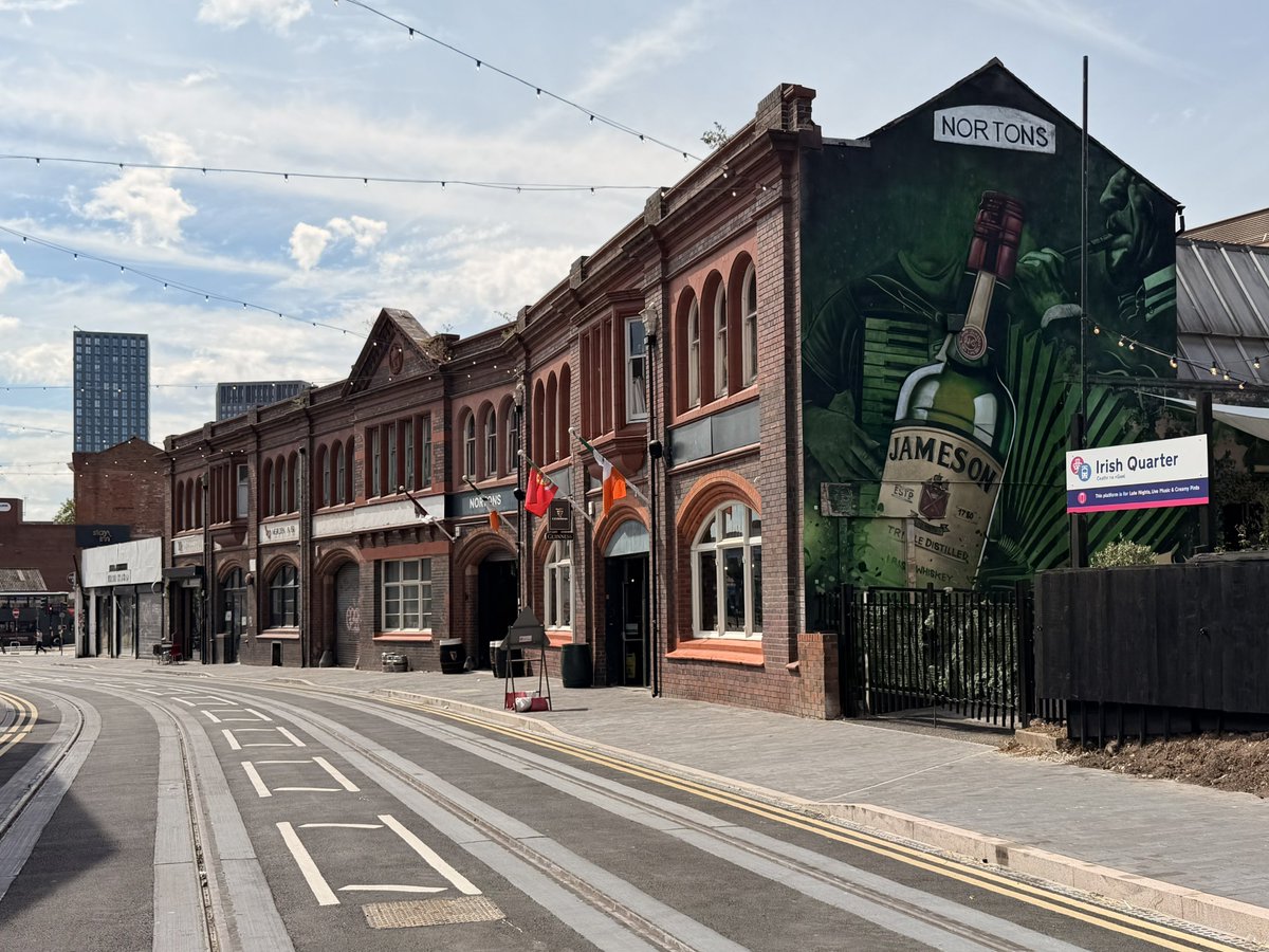 ReissOmari's tweet photo. Loving this little nod to the Metro at @nortons_digbeth, really cool idea!

“This platform is for Late Nights, Live Music &amp; Creamy Pints” 🍺 https://t.co/GeYfhQnWgK