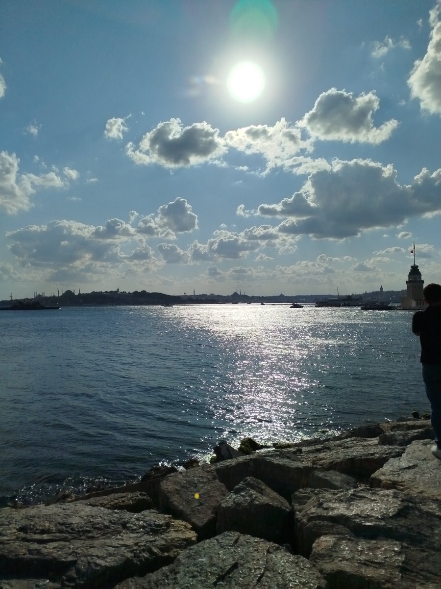 istpen's tweet photo. Uzun zamandır Hatem'den Üsküdar'a yürümemişim..  Özlemişim.. https://t.co/rGtAA188j8