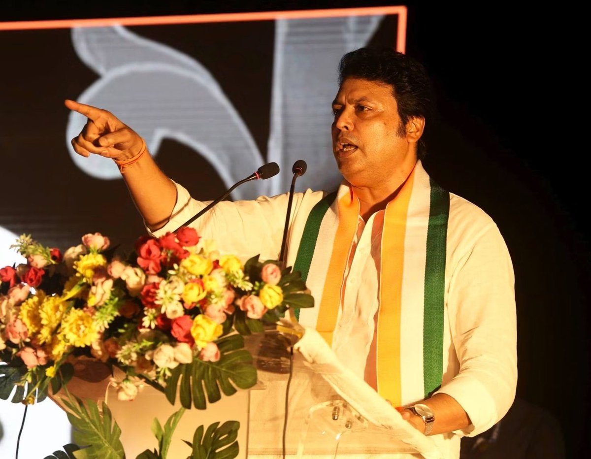BjpBiplab's tweet photo. भाजपा दक्षिण जिला (पिलाक) द्वारा आयोजित विभाजन विभीषिका स्मृति दिवस कार्यक्रम को संबोधित किया तथा स्मृति रैली में सहभागिता की।

इस अवसर पर विभाजन की त्रासदी में अपने प्राणों की आहुति देने वाले सभी अमर बलिदानियों को श्रद्धांजलि अर्पित की और उनके त्याग एवं संघर्ष को नमन किया। https://t.co/rU5oYeZWzU