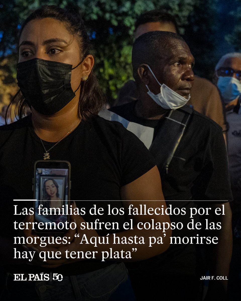 ElPaisAmericaCo's tweet photo. Palmira, municipio al suroccidente de Colombia, ha recibido casi 200 cadáveres, aunque su capacidad es apenas de 20. Los familiares denuncian demoras en la entrega de los cuerpos para los más pobres.“Hemos hecho esta fila por lo menos seis veces desde el lunes. Es impresentable” https://t.co/A0gYe3w4fp

🖋️ @valentinaplugo