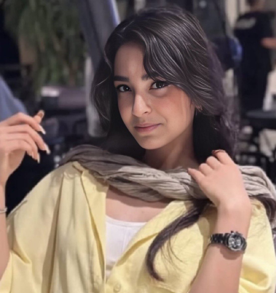 Mary_Persis2's tweet photo. #Melika_Azizi , the 18-year-old Iranian student and protester arrested in January 2026 in Masal (Gilan) for allegedly burning regime symbols, charged with moharebeh, and held in Lakan Prison in Rasht.

She reportedly told the judge: “You let so many young people bleed. How can I remain silent? I don’t care. Just kill me.”

This regime must fall to stop execution.

#EndTheIslamicRepublic
#IranMassacre‌