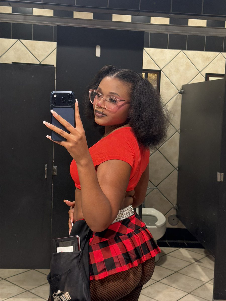 nique_glo's tweet photo. 🖤❤️🖤❤️ #twinpeaksgirl https://t.co/vqSnjs3A1F