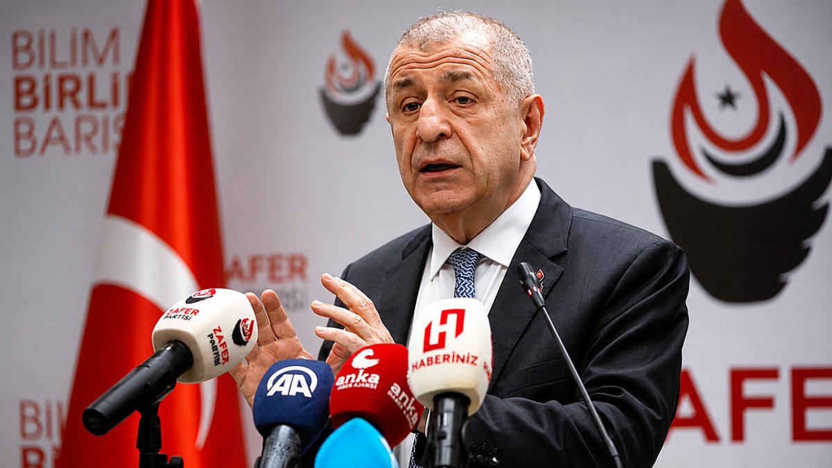 DailyTurkst's tweet photo. Ümit Özdağ:

• Türkiye’de halklar yoktur. Türkiye bir 'halklar mozaiği' değildir! 

• Büyük Atatürk, ''Türkiye Cumhuriyeti'ni kuran Türkiye halkına Türk milleti denir'' diyor. 

• Ve biz de Zafer Partisi olarak Atatürk'ün kurduğu Cumhuriyet'i size böldürtmeyeceğiz! https://t.co/mQllEHcQSA