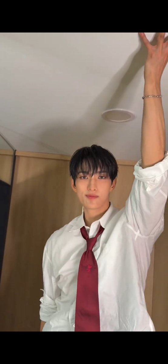 _ggukseagull's tweet photo. I NEED HD OF THISSS!!! 😭😭😭 https://t.co/esVTgdIfQ9