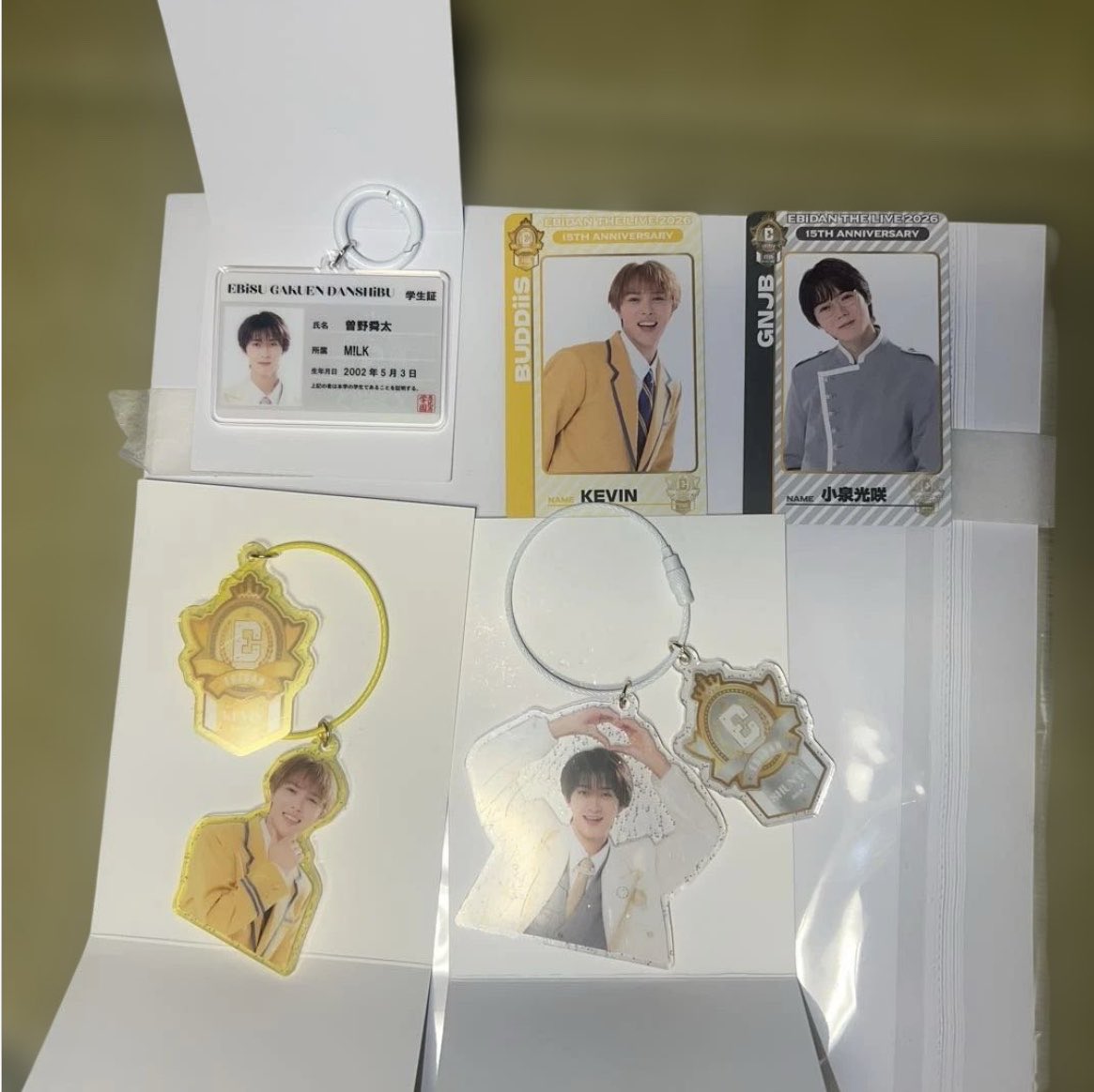 aksichae's tweet photo. 【交換】
EBiDAN THE LIVE 2026 エビライ アクキー 学生証 カード トレカ チームC

譲
学生証 曽野舜太
アクキー 曽野舜太 KEVIN
トレカ KEVIN 小泉光咲

求
同種異種問わず
山中柔太朗
HAYATO

郵送交換希望
検索からでもお気軽に¨̮⃝ https://t.co/zD3Zj8WKes
