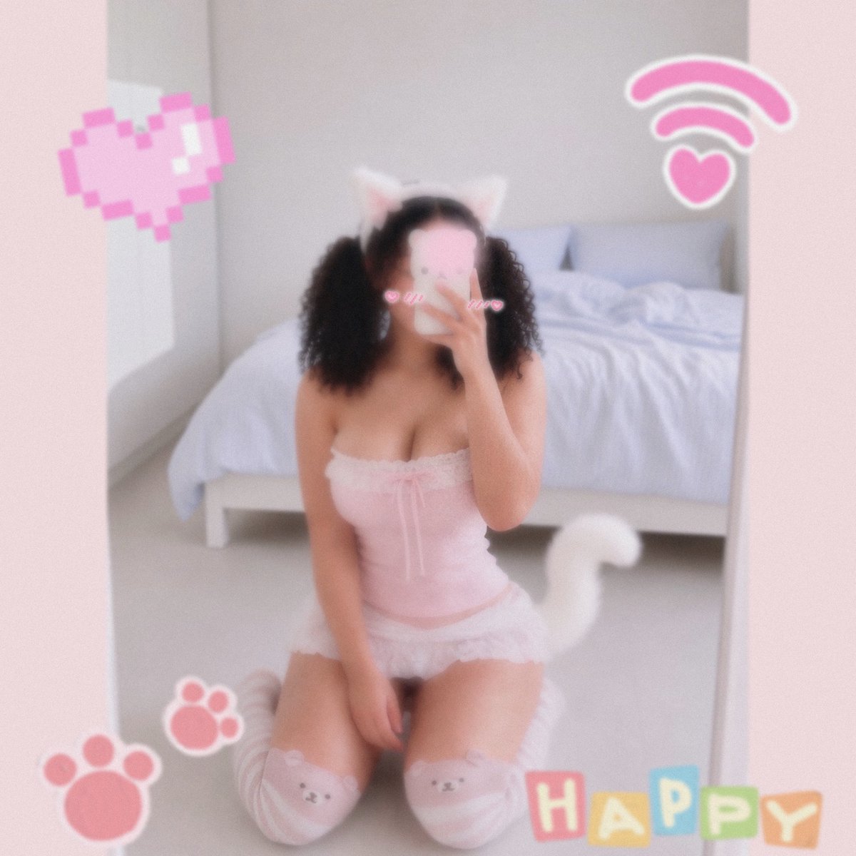 cremeesouffle's tweet photo. ⋆  🎀  𝐼𝓃𝓉𝓇💗  🎀  ⋆
♥︎ꜱʜᴇ/ʜᴇʀ
♥︎ʙɪ 🐹
♥︎ʟɪᴛᴛʟᴇ 🍼
♥︎ʙᴘᴅ&amp;ᴀᴅʜᴅ
♥︎I love bubble baths, boba, sanrio plushies, oversized hoodies and roblox 
#little #agere #brat #crybaby #princess #catgirl #oldermen #spoilmepls https://t.co/t8HVgXh89A
