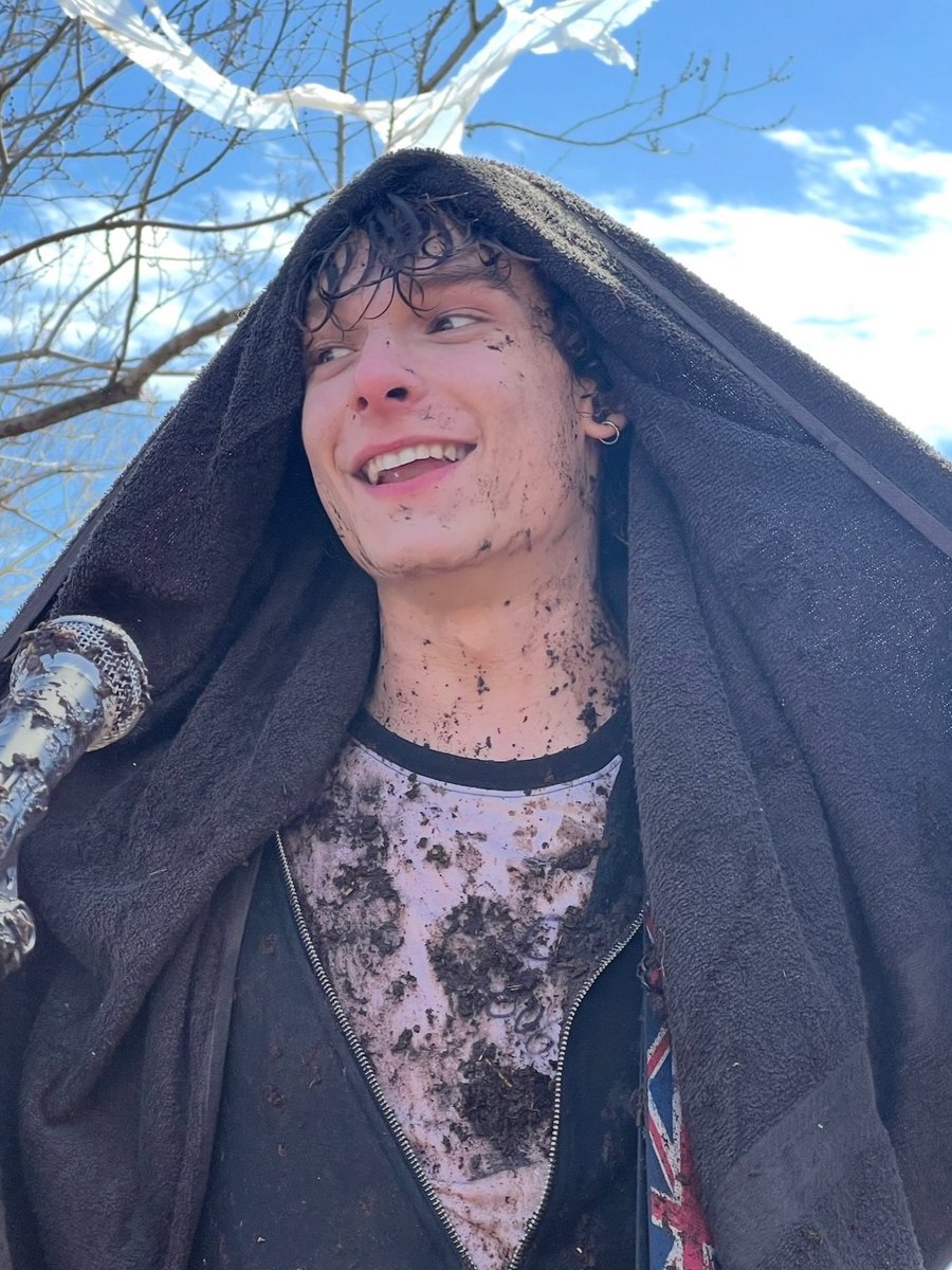 masonbrasil's tweet photo. 📸 Mason Thames nos bastidores das gravações de 'NIMRODS'.

— O filme já está disponível nos cinemas. https://t.co/d1M6ypk3YV