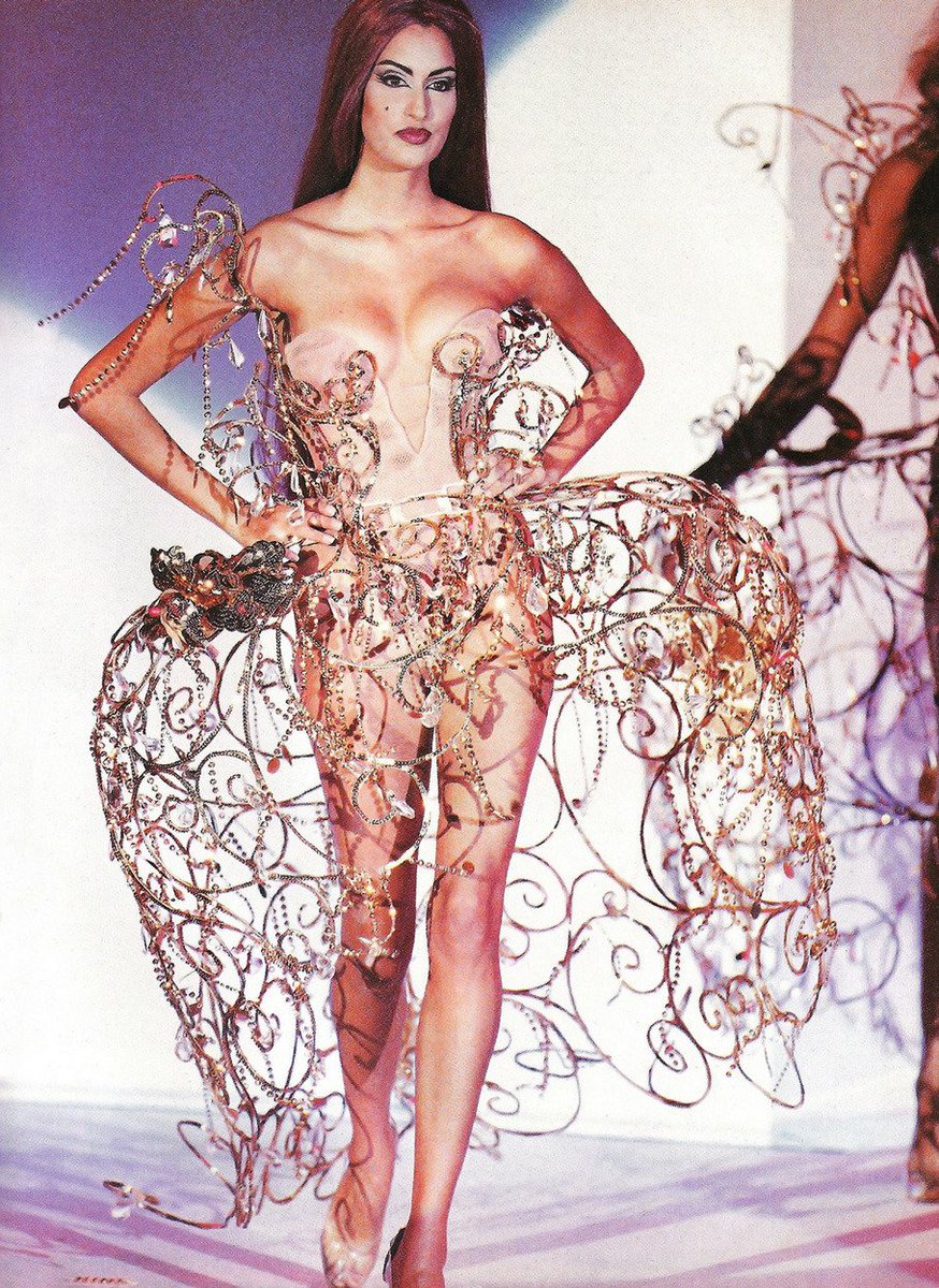 ziniyacouture's tweet photo. Thierry Mugler SS 1992 RTW https://t.co/M9aB6aceP5