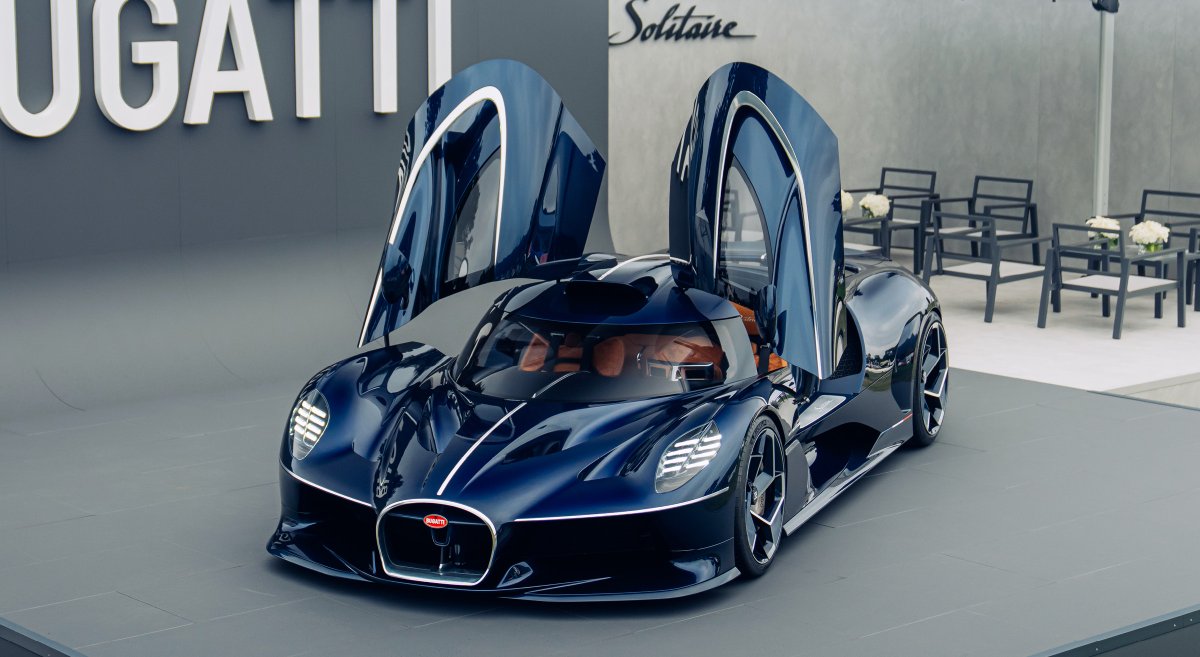 Bugatti's tweet photo. A new form takes center stage.​

For the first time in the real world, the BUGATTI DESTRIER unveils its striking exterior design, shaped by an uncompromising pursuit of beauty, precision, and performance.​

#BUGATTI #DESTRIER #TheQuail #MCW2026​
–​
WLTP: https://t.co/3sUUBA6jv5 https://t.co/7rQKO6sfpp