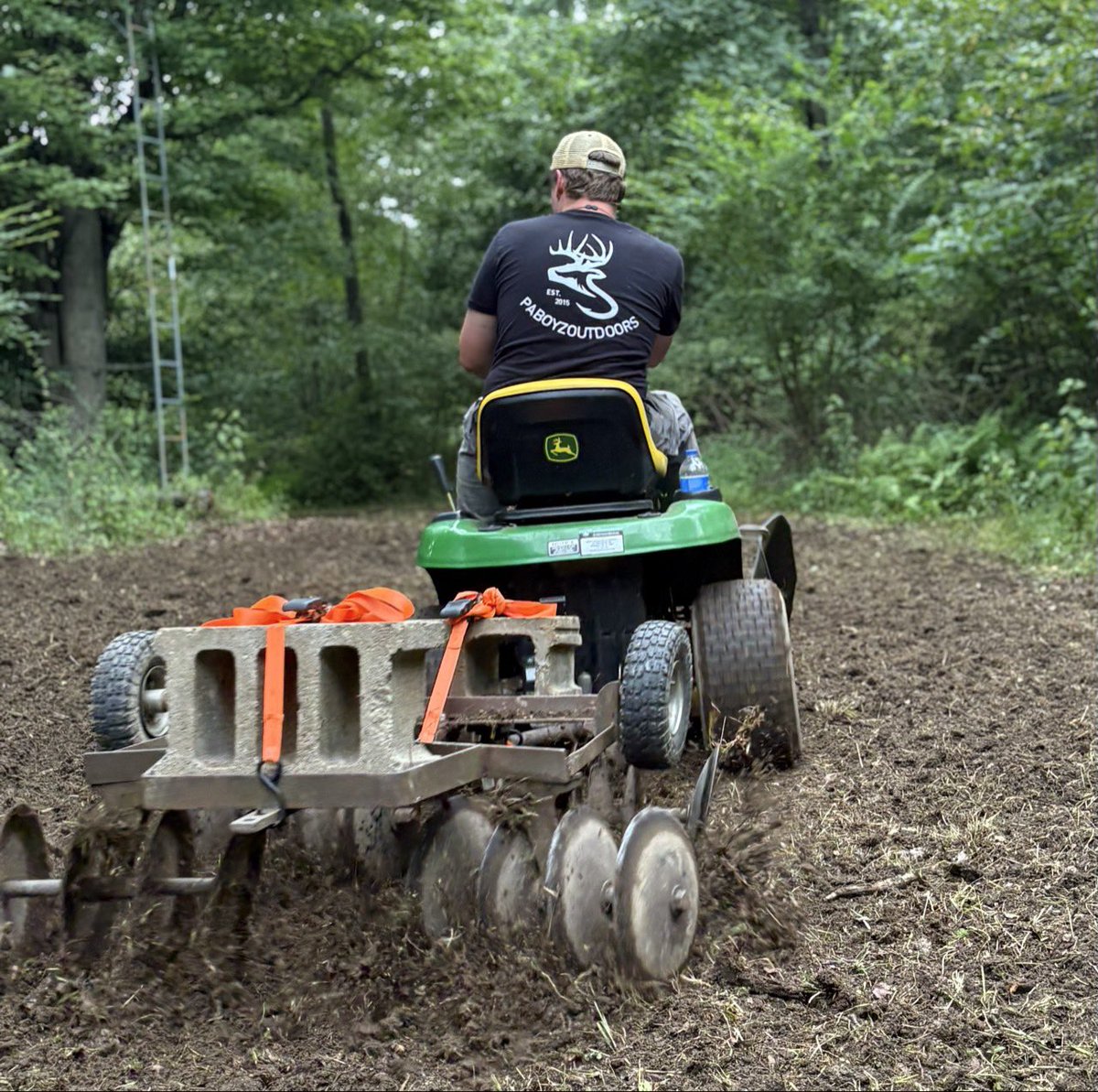 paboyzoutdoors1's tweet photo. Plant it and they will comeβ π¦
Huge thanks to New Era Habitat Services for hooking us up with a set of discs and @domain_outdoor_llc for the best seed in the game!
π±: Domain Outdoor LLC
π§: Team Walkers
#foodplot #whitetail #hunting #pahunting #whatgetsyououtdoors https://t.co/FNdrhlnJlM