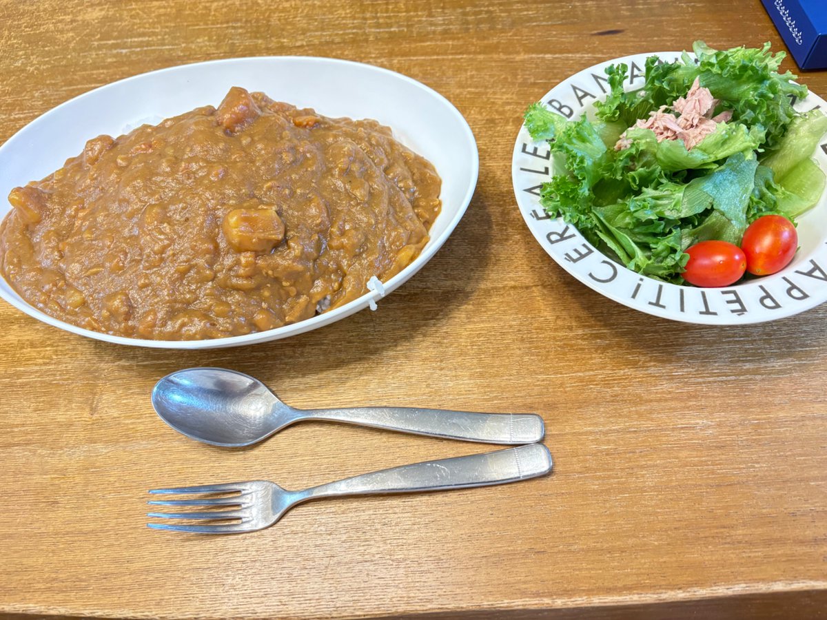 motti_gohei's tweet photo. もちっともちっと
もっちごへいです😃

昨夜の夕飯は前日の残りのカレー🍛

1日たったカレーはコクが出て
美味しいですな😋

これにて作ったカレーは終了☑️

ごちそうさま😋 https://t.co/jrnHpFRXn5